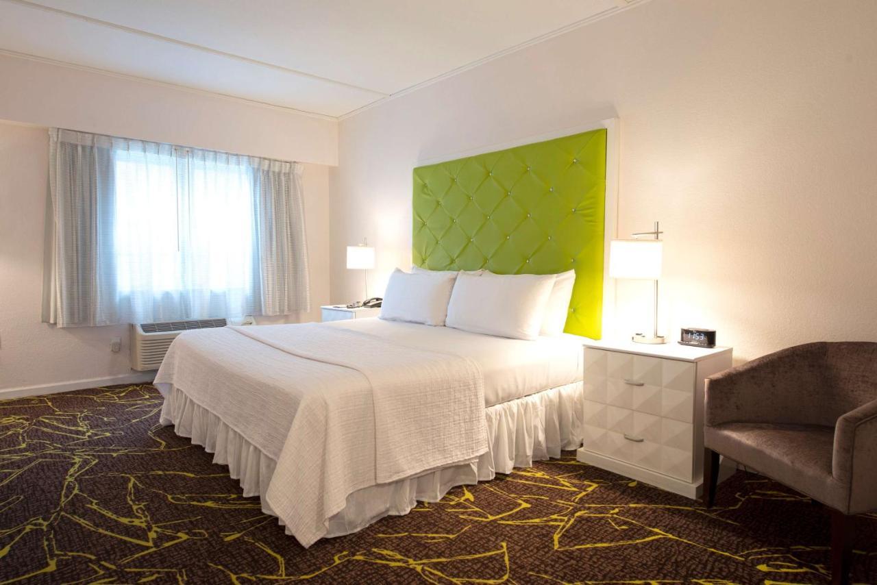 The Roslyn, Tapestry Collection By Hilton Hotel Exterior foto