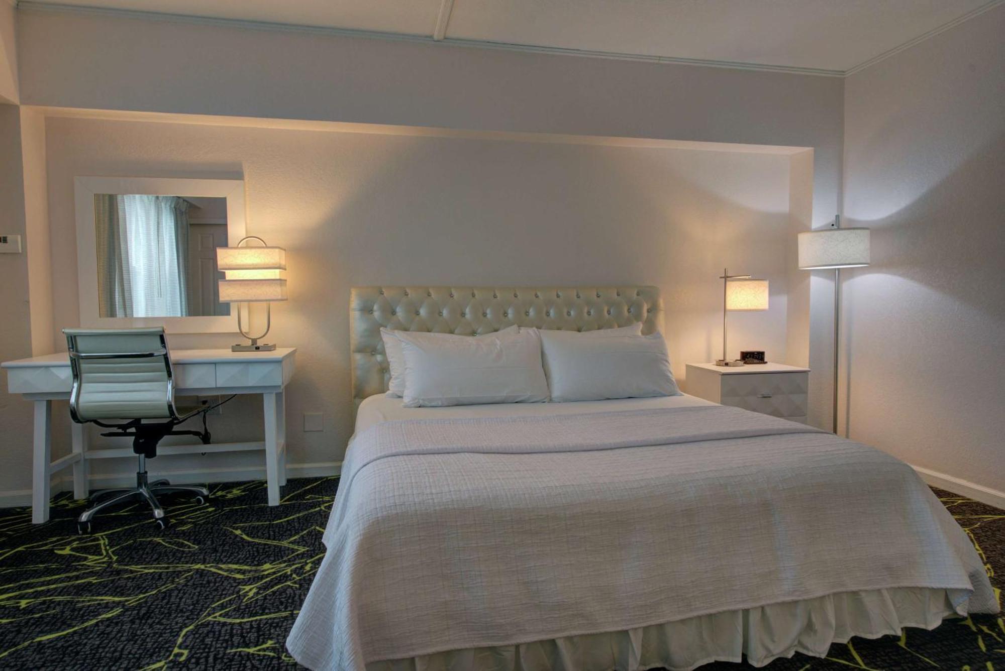 The Roslyn, Tapestry Collection By Hilton Hotel Exterior foto