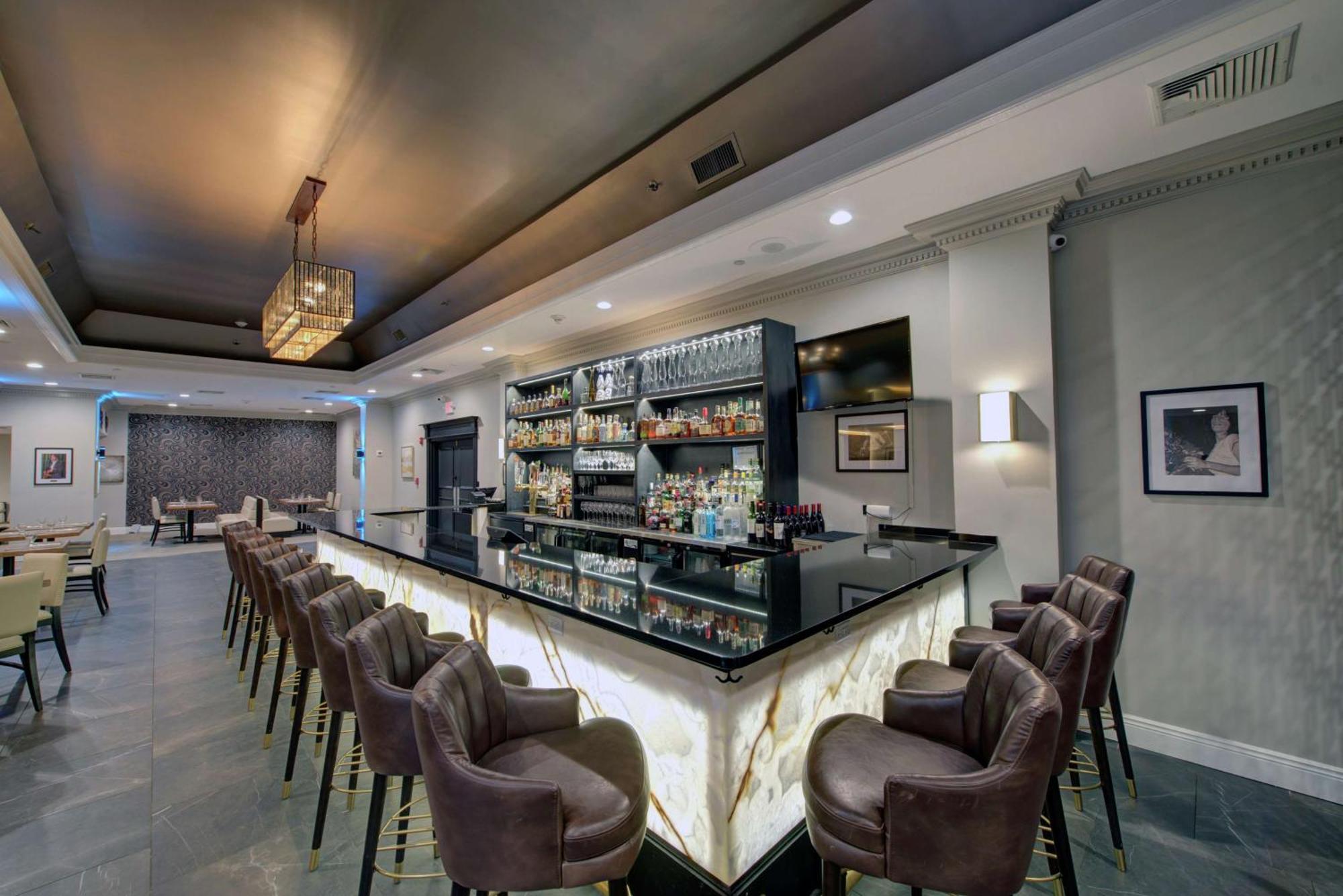 The Roslyn, Tapestry Collection By Hilton Hotel Exterior foto