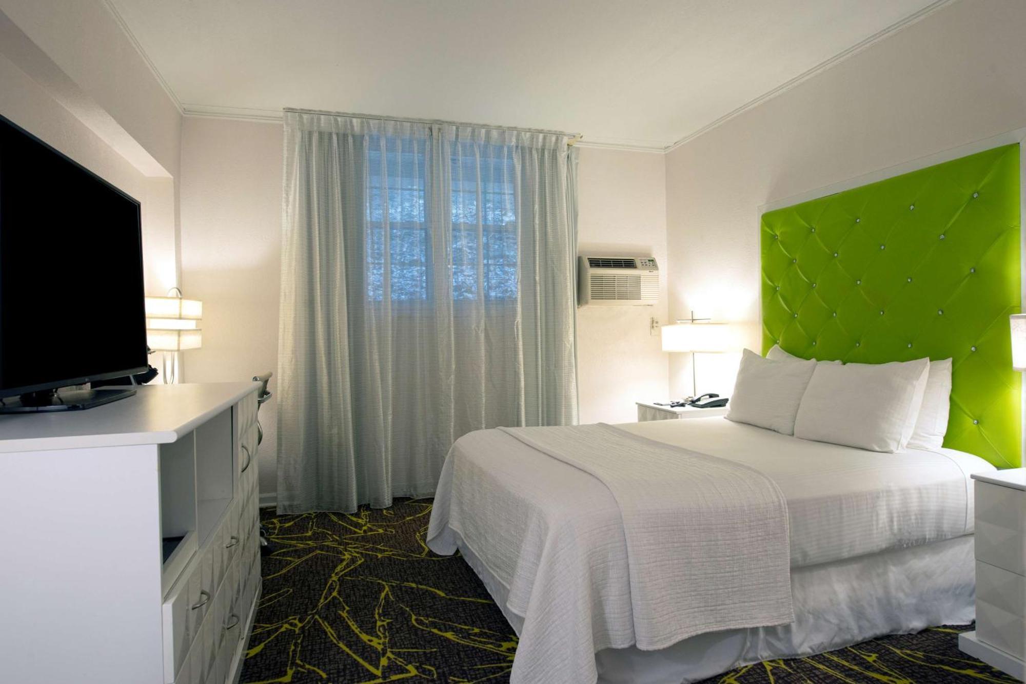 The Roslyn, Tapestry Collection By Hilton Hotel Exterior foto