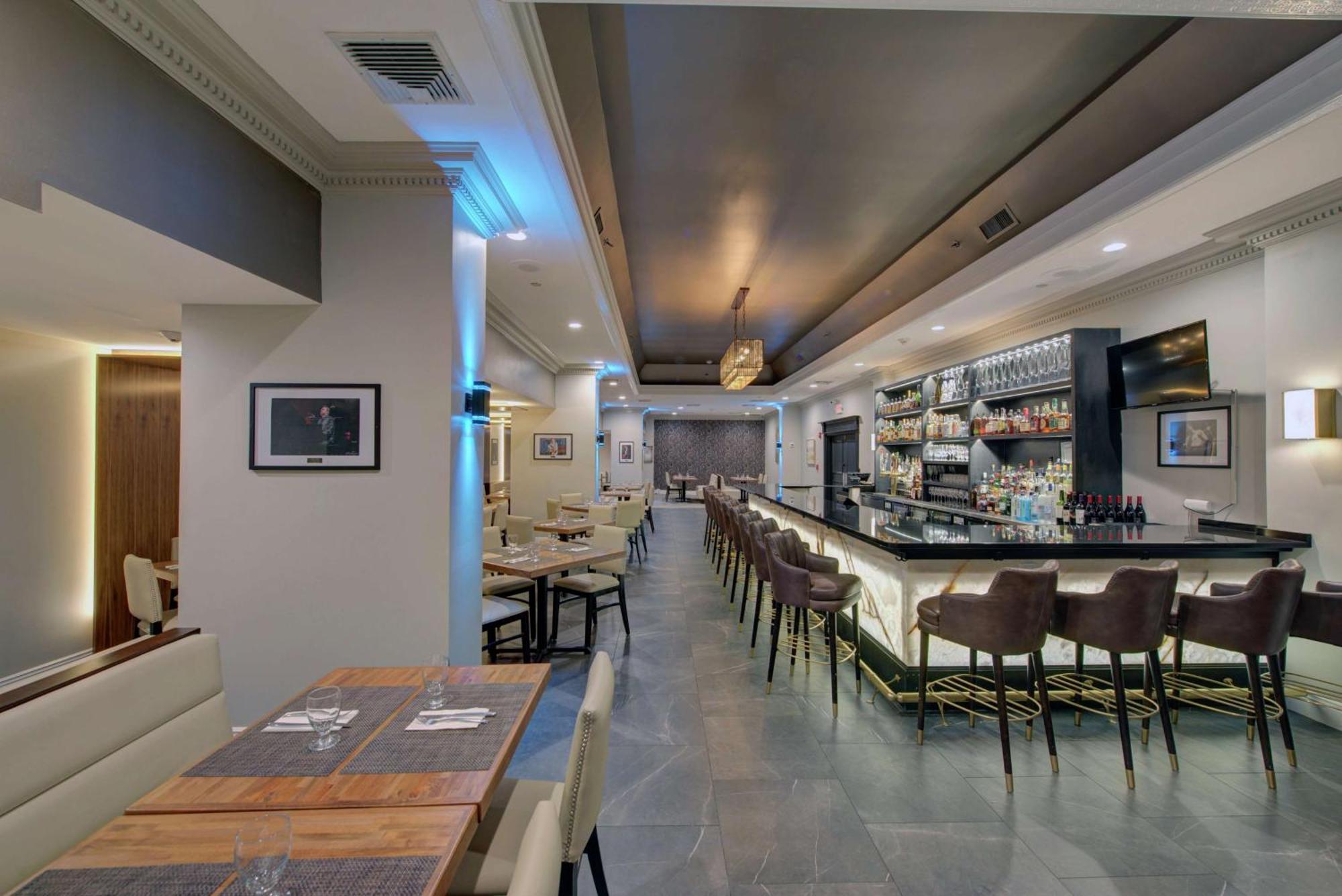 The Roslyn, Tapestry Collection By Hilton Hotel Exterior foto