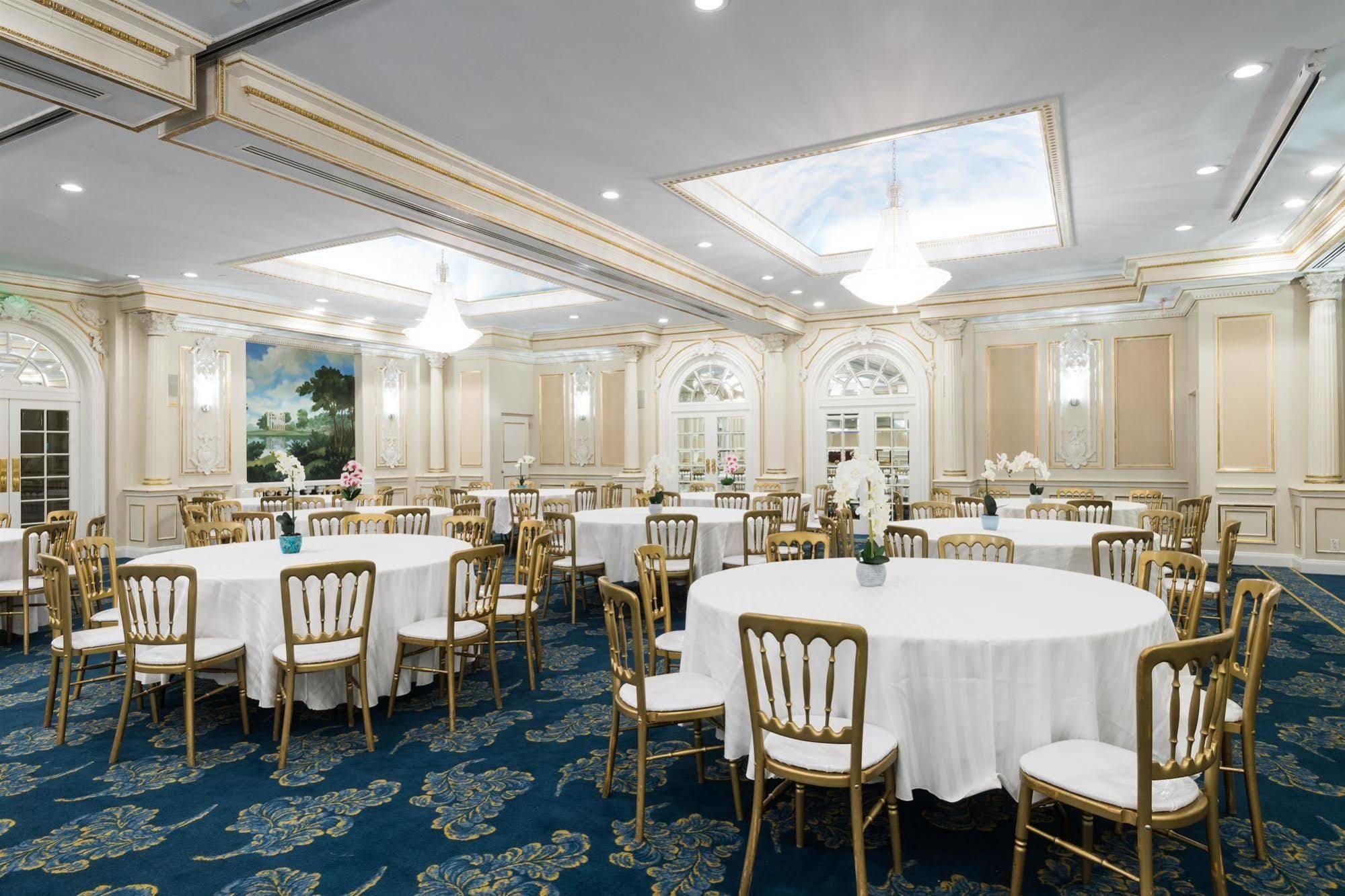 The Roslyn, Tapestry Collection By Hilton Hotel Exterior foto